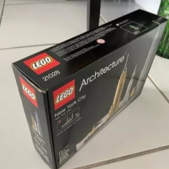 21028 LEGO® Architecture New York City — White Rose Hobbies  Architecture New York City 21028, New York Skyline (598 Pieces)